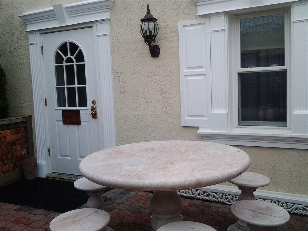 Dover Garden Suites Esterno foto